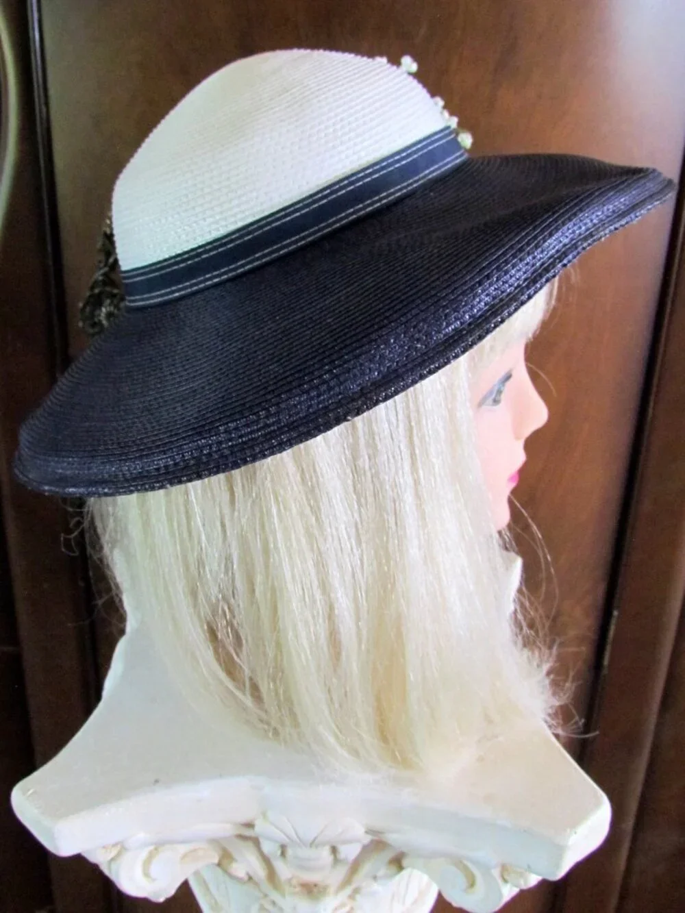 VINTAGE 1950s HAT, S, NAVY & WHITE  w PINK & BLUE FLOWERS, WIDE BRIM, 20" HEAD - Picture 6 of 6